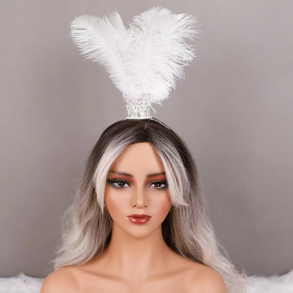 Halloween Feather Crown For Women Carnival High-End Rhinestone Headpiece Gothic Masquerade Accessories
Halloween Feather Crown For Women Carnival High-End Rhinestone Headpiece Gothic Masquerade Accessories