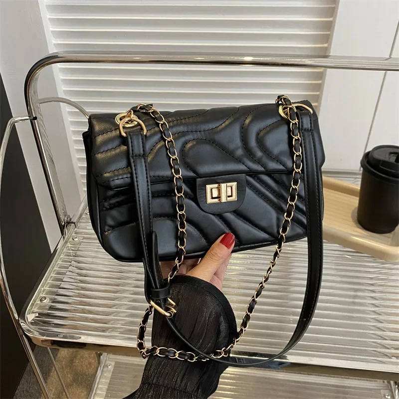 Women's commuting texture lock small bag Women's versatile ins shoulder messenger bag Small square bag
Women's commuting texture lock small bag Women's versatile ins shoulder messenger bag Small square bag