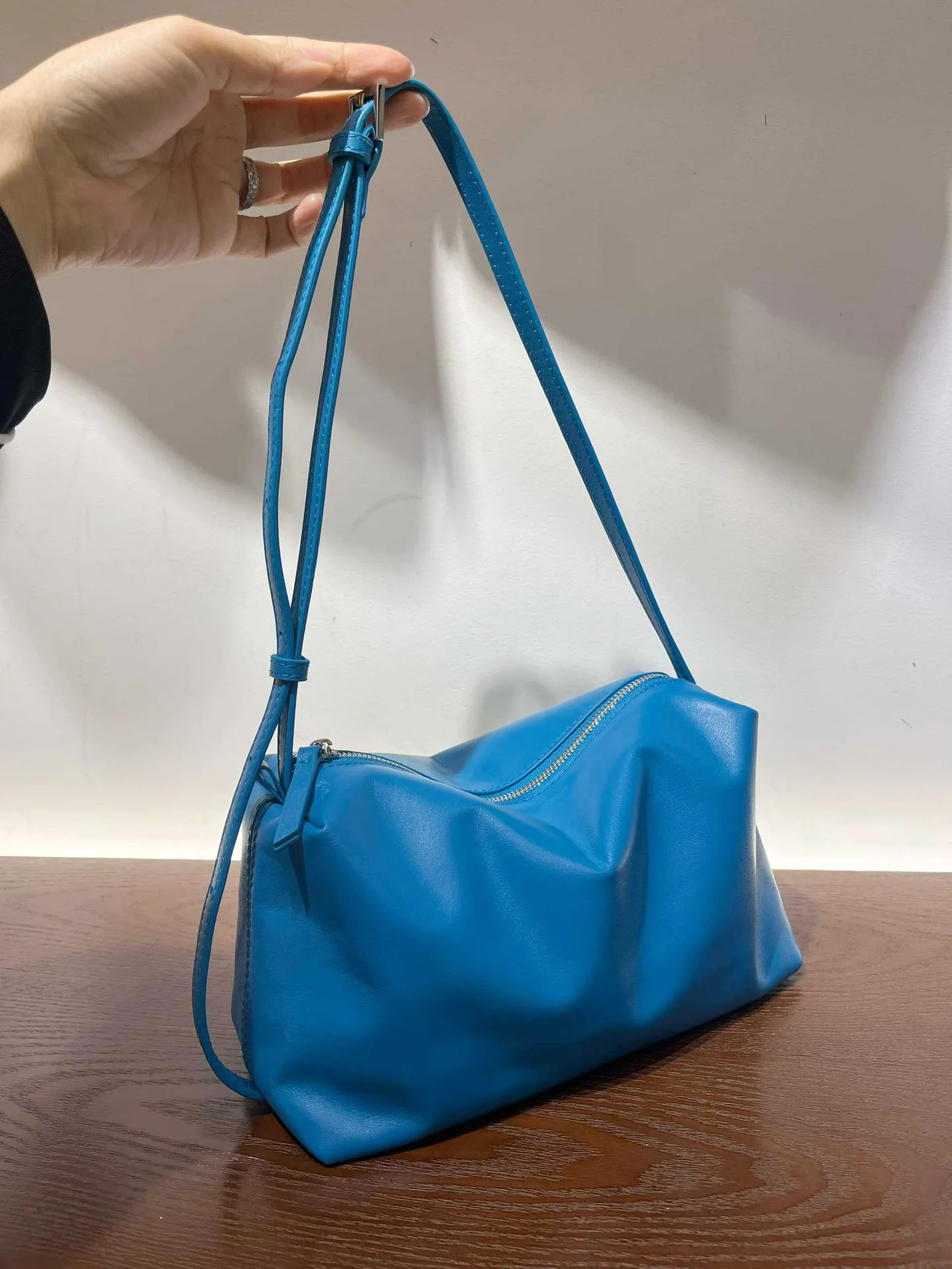 FIRMRANCH Lazy Stylish Soft Cowhide Casual Versatile Women's Shoulder Crossbody Small Square Bag Trendy Versatile Purse
FIRMRANCH Lazy Stylish Soft Cowhide Casual Versatile Women's Shoulder Crossbody Small Square Bag Trendy Versatile Purse