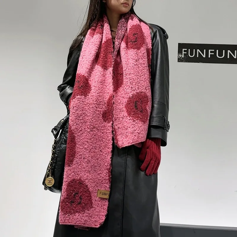 2024 Winter New Love Smiling Face Jacquard Soft and Skin friendly Women's Scarf Thickened Warm Outer Wear Cold resistant Shawl
2024 Winter New Love Smiling Face Jacquard Soft and Skin friendly Women's Scarf Thickened Warm Outer Wear Cold resistant Shawl