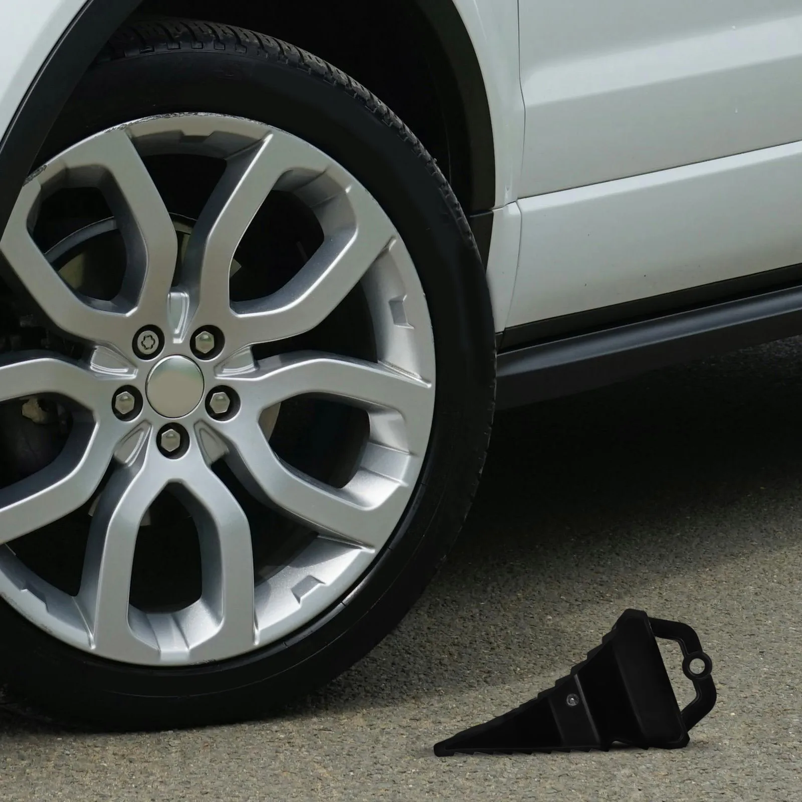 Truck Tire Stopper Portable Wheel Blocks Garage Parking Safety Durable Plastic Triangle Chocks Stabilizers Slope Pads
Truck Tire Stopper Portable Wheel Blocks Garage Parking Safety Durable Plastic Triangle Chocks Stabilizers Slope Pads