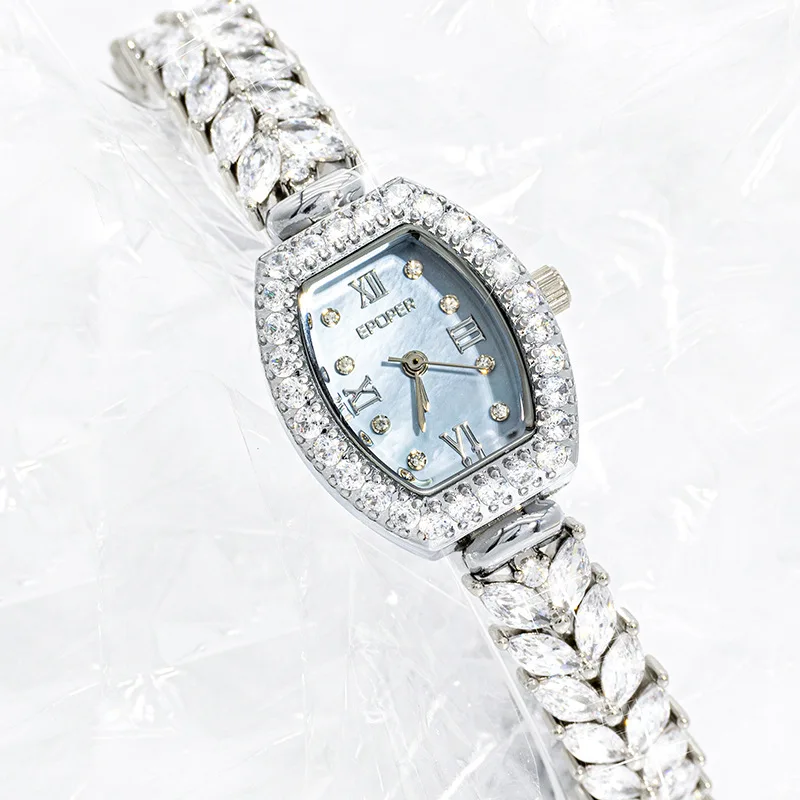 New Stylish And Luxurious Small Bracelet Watch, Elegant And Sophisticated, Ins-Style Women'S Watch With A High-End Feel.
New Stylish And Luxurious Small Bracelet Watch, Elegant And Sophisticated, Ins-Style Women'S Watch With A High-End Feel.
