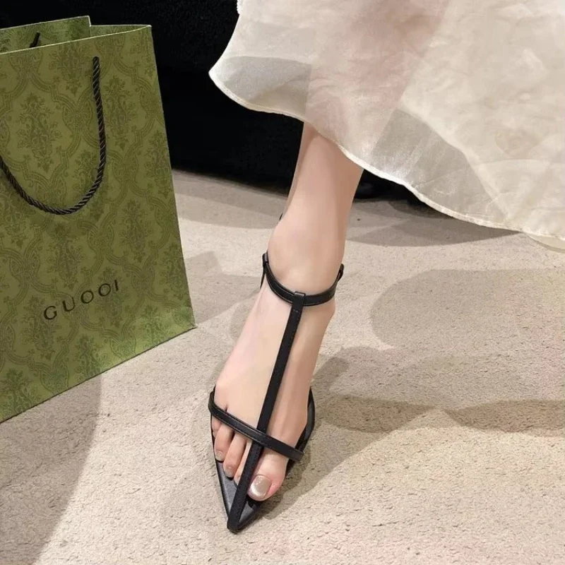 2025 Summer New Style Buckle Fashion Thong Sandals for Women Casual Trendy Comfortable Low Heels Sandalias Mujer Heels Women
2025 Summer New Style Buckle Fashion Thong Sandals for Women Casual Trendy Comfortable Low Heels Sandalias Mujer Heels Women