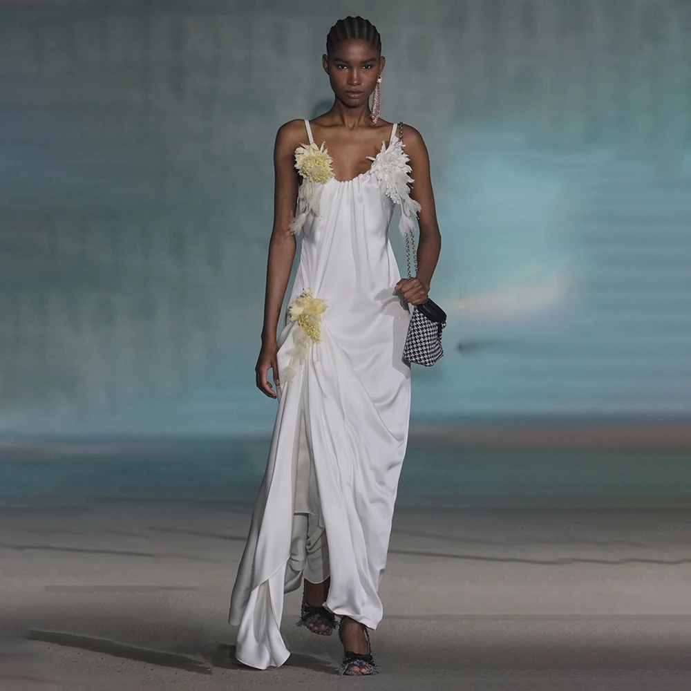 Romantic White Satin Slip Women's Maxi Dresses Floral & Feather Appliqué Draped Sleeveless Formal Evening Banquet Party Gown
Romantic White Satin Slip Women's Maxi Dresses Floral & Feather Appliqué Draped Sleeveless Formal Evening Banquet Party Gown