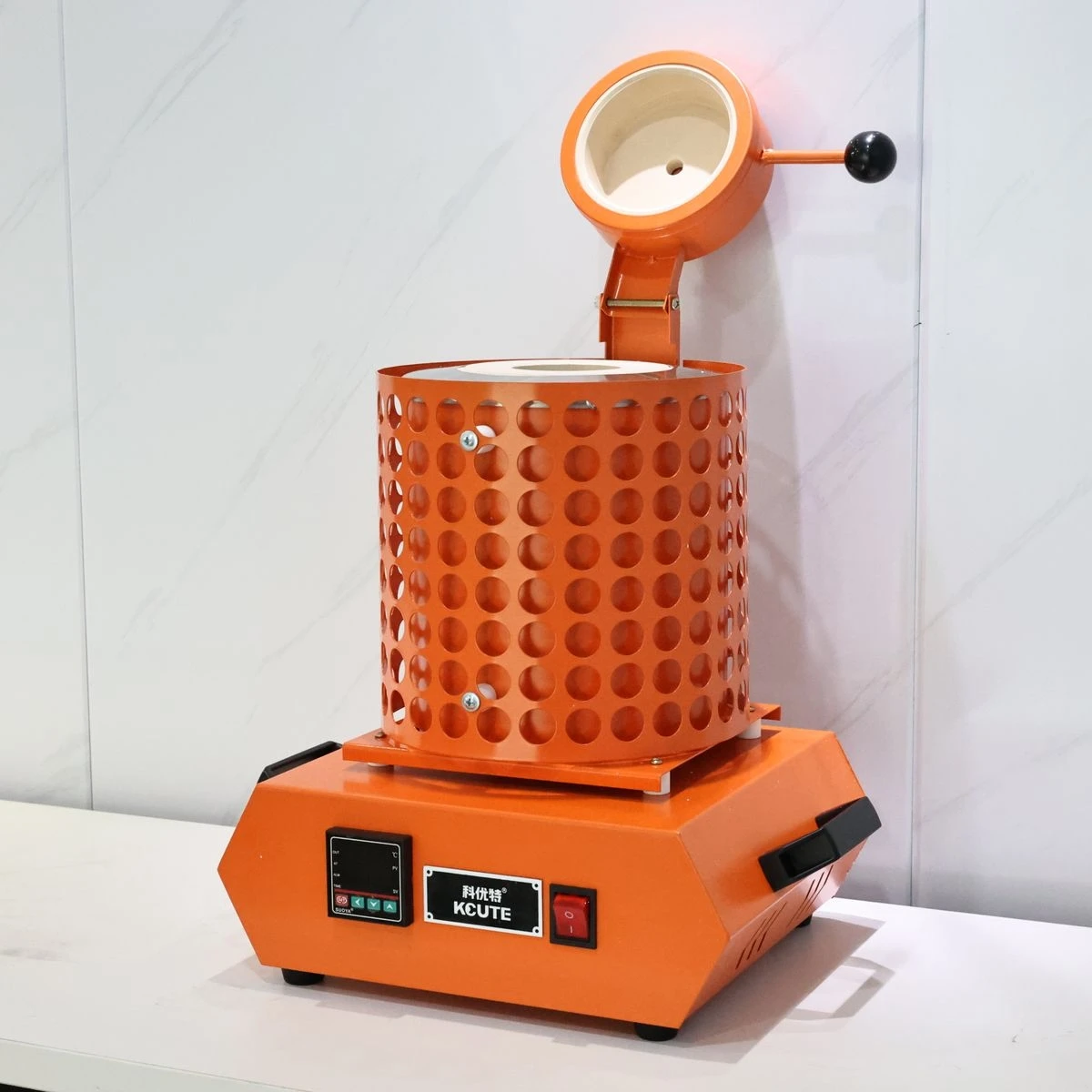 3KG 2000W 1150°C Hot Selling Smelter furnace small gold smelting furnace Resistance melting furnace with protective net
3KG 2000W 1150°C Hot Selling Smelter furnace small gold smelting furnace Resistance melting furnace with protective net