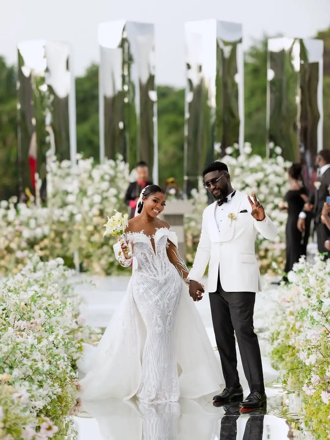 Fashion Wedding Dresses O Neck Sequins Bridal Gowns with Overskirts Appliques Long Sleeves Mermaid Customized Vestidos De Novia
Fashion Wedding Dresses O Neck Sequins Bridal Gowns with Overskirts Appliques Long Sleeves Mermaid Customized Vestidos De Novia
