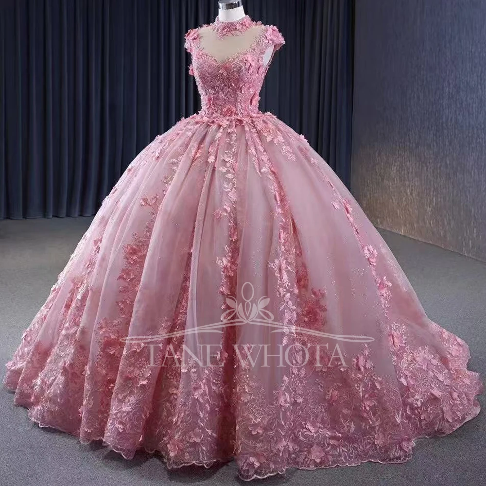 Quinceañeras Dress Pink Turtle Neck Cap Sleeve Lace Up Back Crystal Appliques Embroidery And Long Luxury Design
Quinceañeras Dress Pink Turtle Neck Cap Sleeve Lace Up Back Crystal Appliques Embroidery And Long Luxury Design