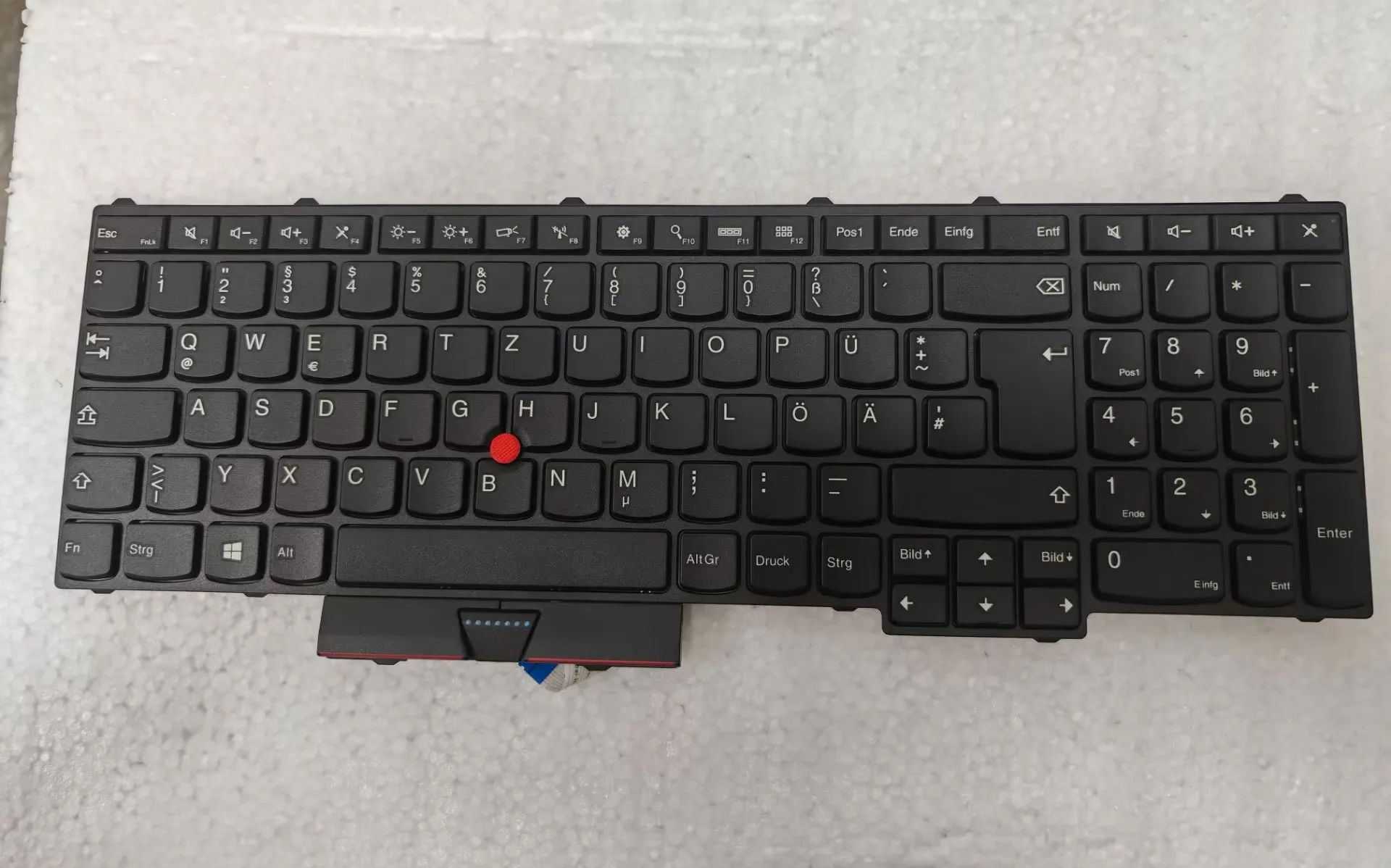 Немецкая клавиатура без подсветки для Lenovo Thinkpad P51 P71, подсветка Teclado (4 отверстия с экранами)
Немецкая клавиатура без подсветки для Lenovo Thinkpad P51 P71, подсветка Teclado (4 отверстия с экранами)
