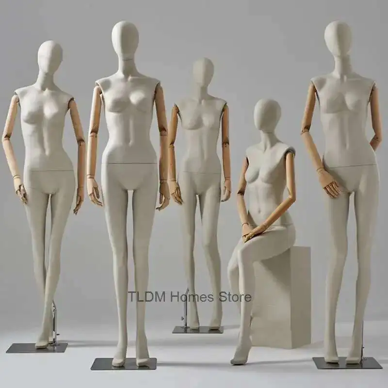 Clothing Store Female Mannequin Fabric Cover Body Model High-end Window Display Stands with Clavicle Full Body Mannequins
Clothing Store Female Mannequin Fabric Cover Body Model High-end Window Display Stands with Clavicle Full Body Mannequins