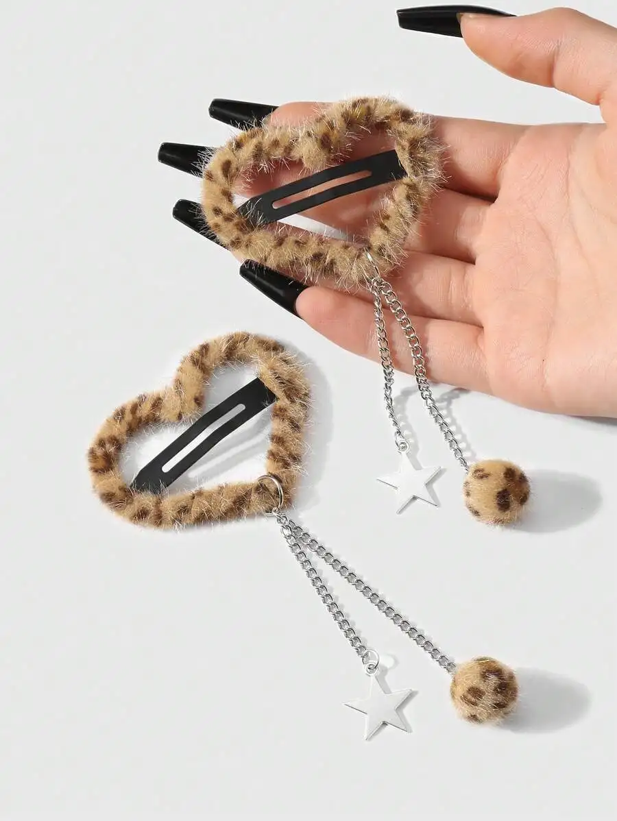 2pcs Leopard Print Furry Heart Hair Clips With Star Chain And Pom Poms For Women
2pcs Leopard Print Furry Heart Hair Clips With Star Chain And Pom Poms For Women