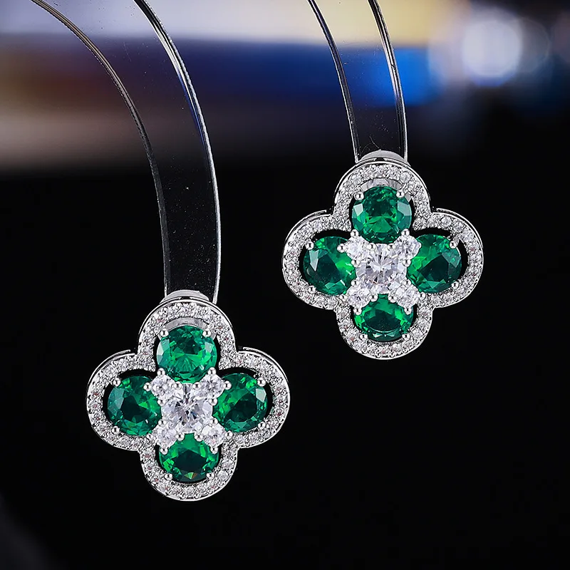 Fashion 925 Sterling Silver Green Colored Zircon Clover Flower Earrings for Women Trendy Joker Design Jewelry Accessory LYX411
Fashion 925 Sterling Silver Green Colored Zircon Clover Flower Earrings for Women Trendy Joker Design Jewelry Accessory LYX411