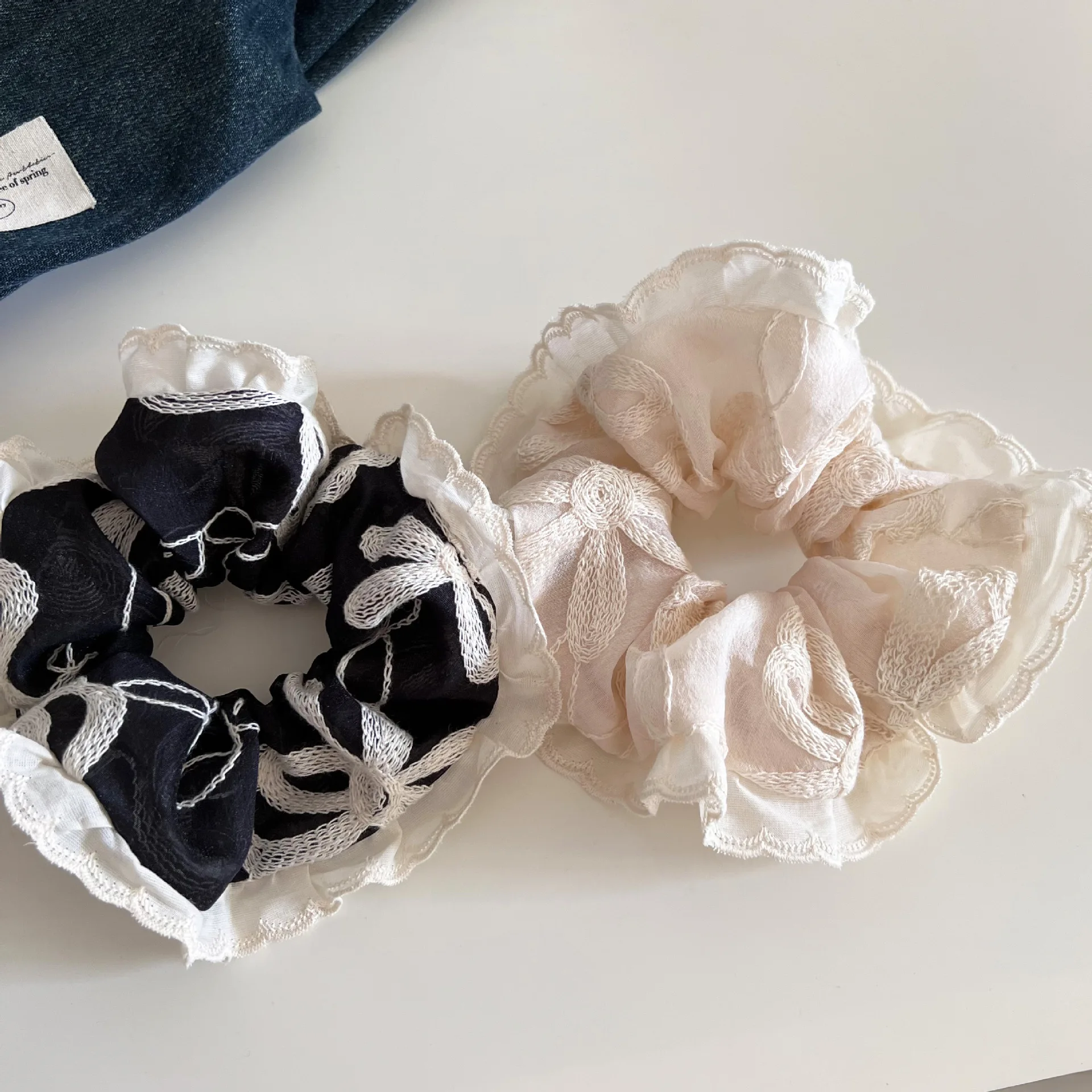 1 Pcs Women's Hair Scrunchies Mbroidery Bow Lace Gentle Sweet Elastic Hair Bands Korean Delicate Versatile Hair Accessories Girl 
1 Pcs Women's Hair Scrunchies Mbroidery Bow Lace Gentle Sweet Elastic Hair Bands Korean Delicate Versatile Hair Accessories Girl