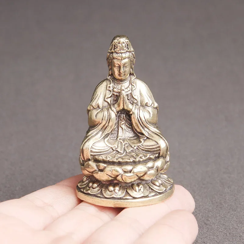 Латунная статуэтка Будды Гуаньинь в китайском стиле, настольное украшение, медная фигурка Бодхисаттвы с лотосом, декор для гостиной
Латунная статуэтка Будды Гуаньинь в китайском стиле, настольное украшение, медная фигурка Бодхисаттвы с лотосом, декор для гостиной
