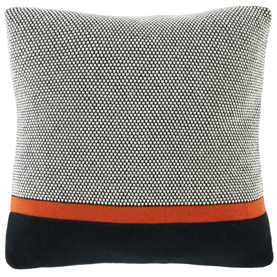 Pia 18" x 18" Modern Black/Red Geometric Cotton Decorative Pillow
Pia 18" x 18" Modern Black/Red Geometric Cotton Decorative Pillow