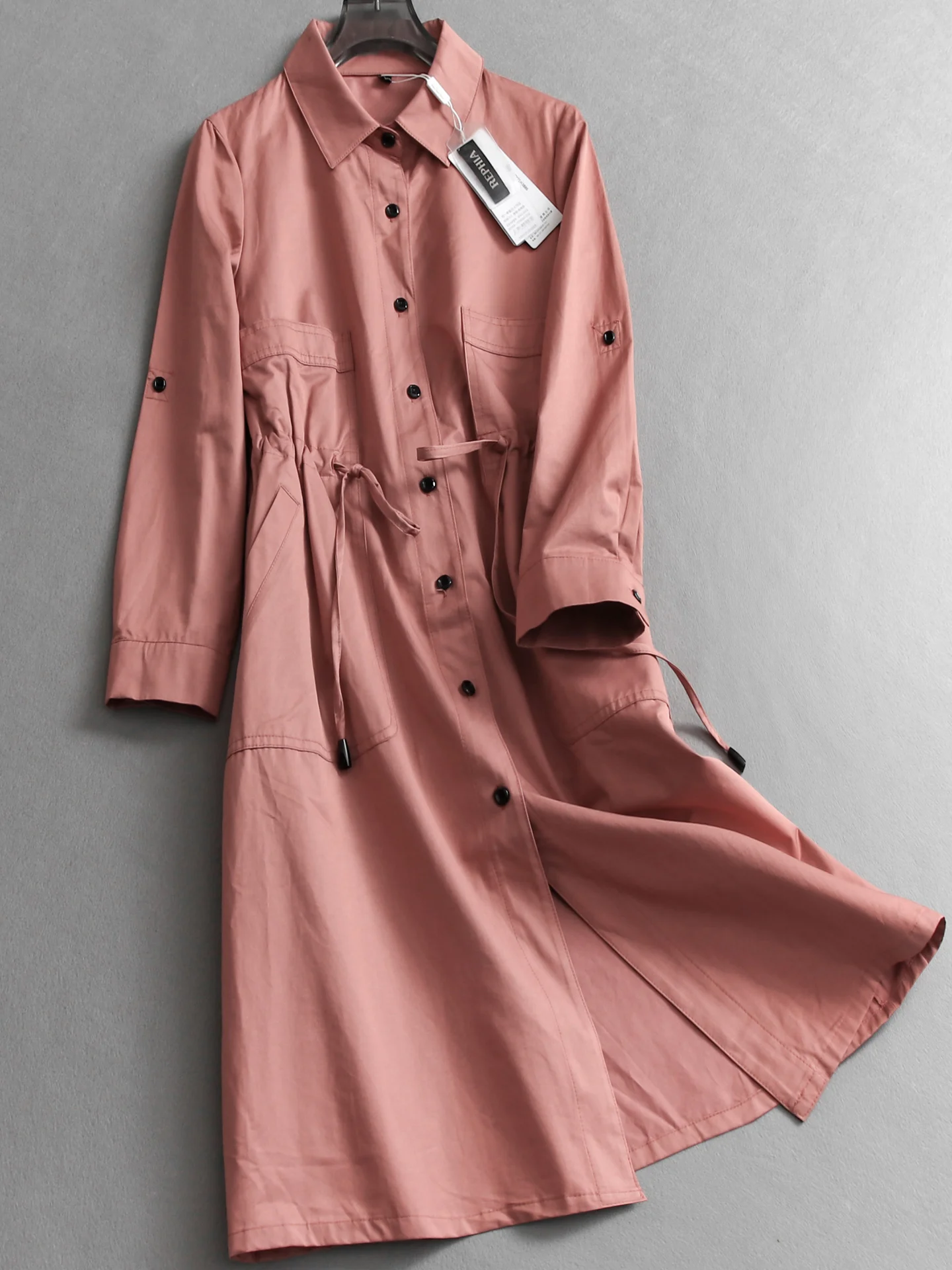 Vintage Drawstring Waist Turtleneck Roll-Up Sleeve Long Coat Women's Windbreaker Commute Style Loose Fit Cotton Poly...
Vintage Drawstring Waist Turtleneck Roll-Up Sleeve Long Coat Women's Windbreaker Commute Style Loose Fit Cotton Poly...