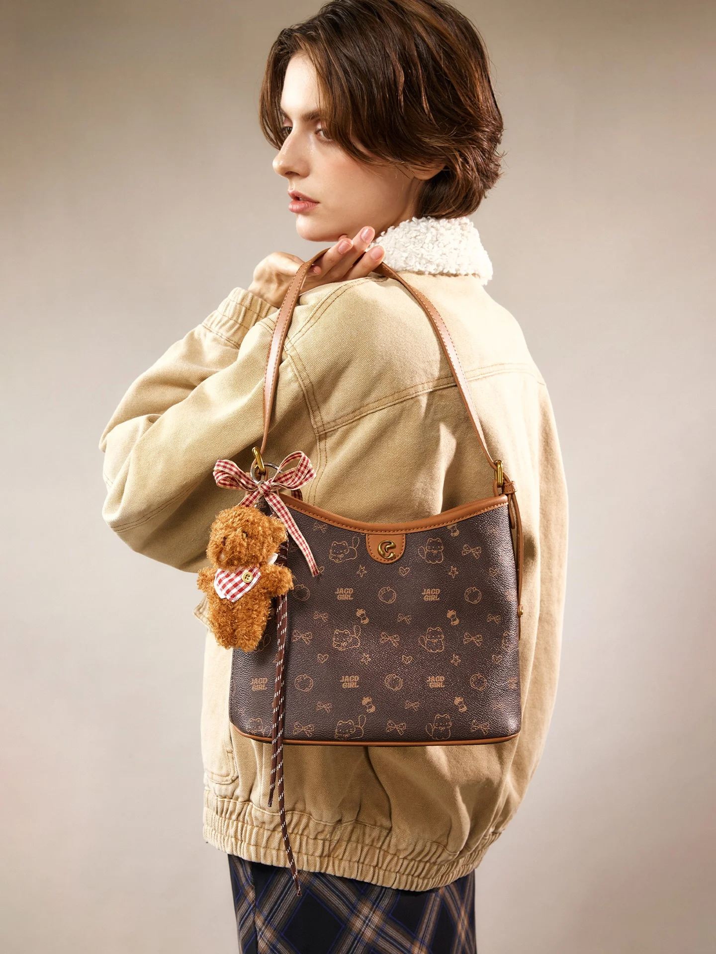 JACD Retro Floral Tote Bag Women's Fashionable Handbag Crossbody Bag Luxury Minimalist Style Polyester Zipper Closure
JACD Retro Floral Tote Bag Women's Fashionable Handbag Crossbody Bag Luxury Minimalist Style Polyester Zipper Closure