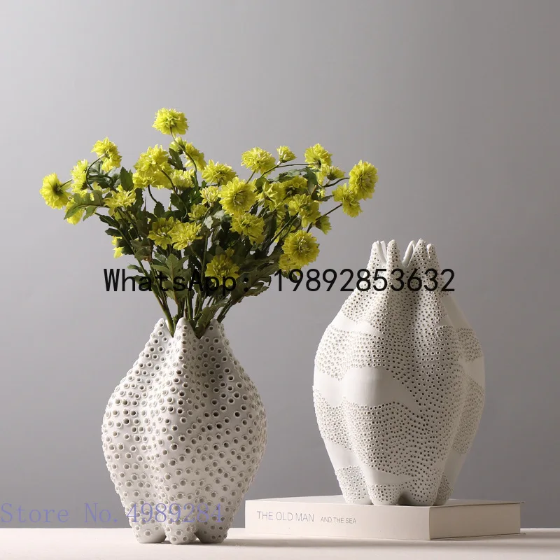 Ceramic vase hole Hollow out Dot pattern Handmade ceramic ceramic crafts Flower vase Abstract geometric Home Decoration
Ceramic vase hole Hollow out Dot pattern Handmade ceramic ceramic crafts Flower vase Abstract geometric Home Decoration