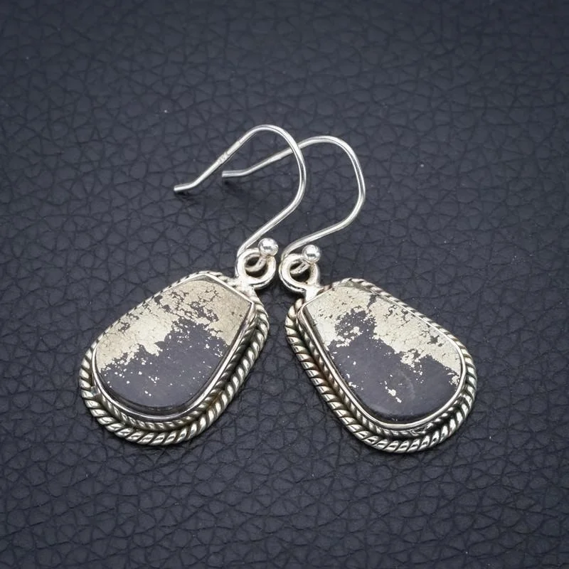 StarGems Apache Gold Stone Handmade 925 Sterling Silver Earrings 1.5" F5691
StarGems Apache Gold Stone Handmade 925 Sterling Silver Earrings 1.5" F5691