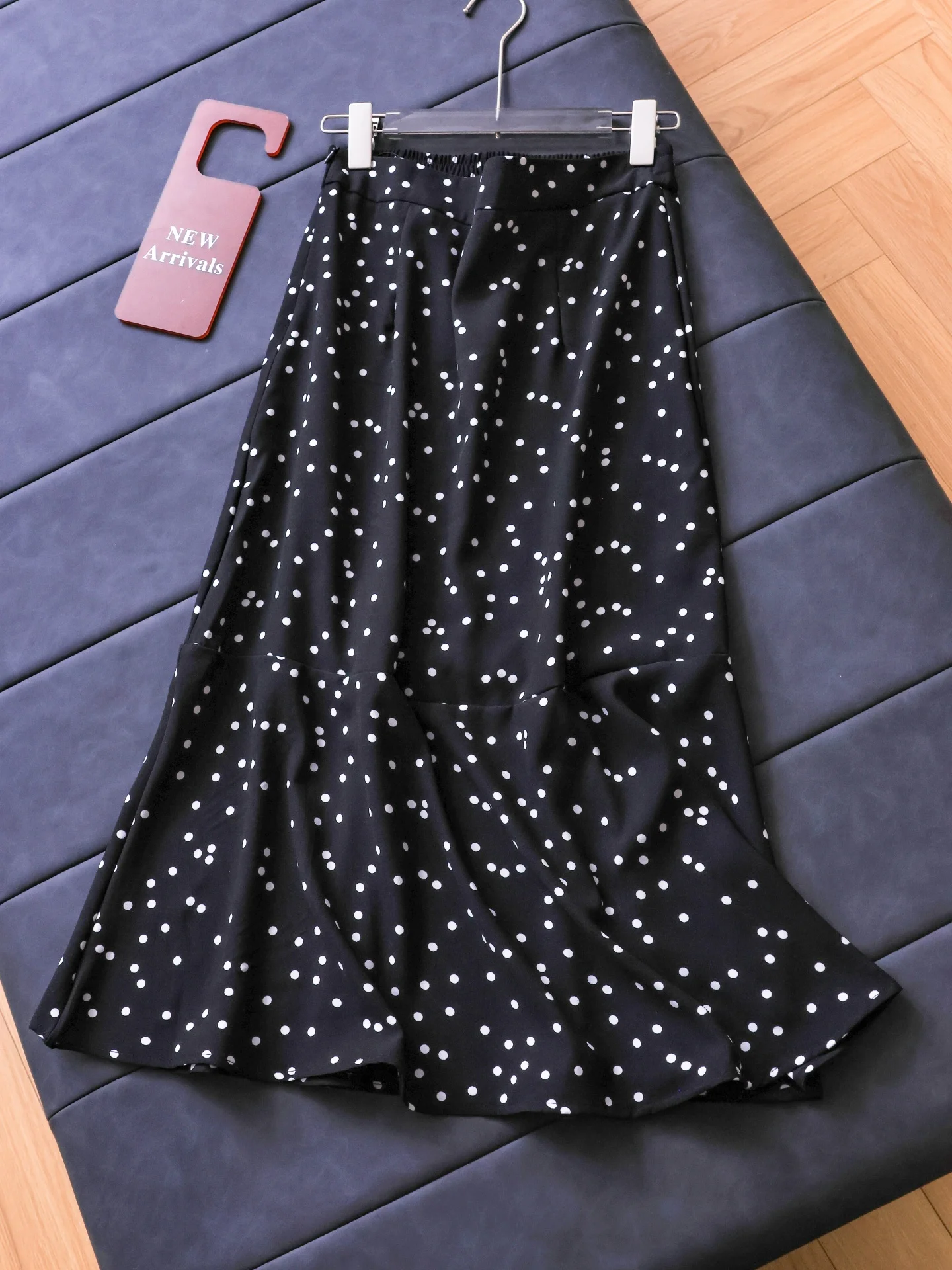 High Waist Polka Dot Half Skirt Elastic Waist Slimming Fish Tail Long Women's Skirts Polyester Fabric A-Line Silhouette
High Waist Polka Dot Half Skirt Elastic Waist Slimming Fish Tail Long Women's Skirts Polyester Fabric A-Line Silhouette