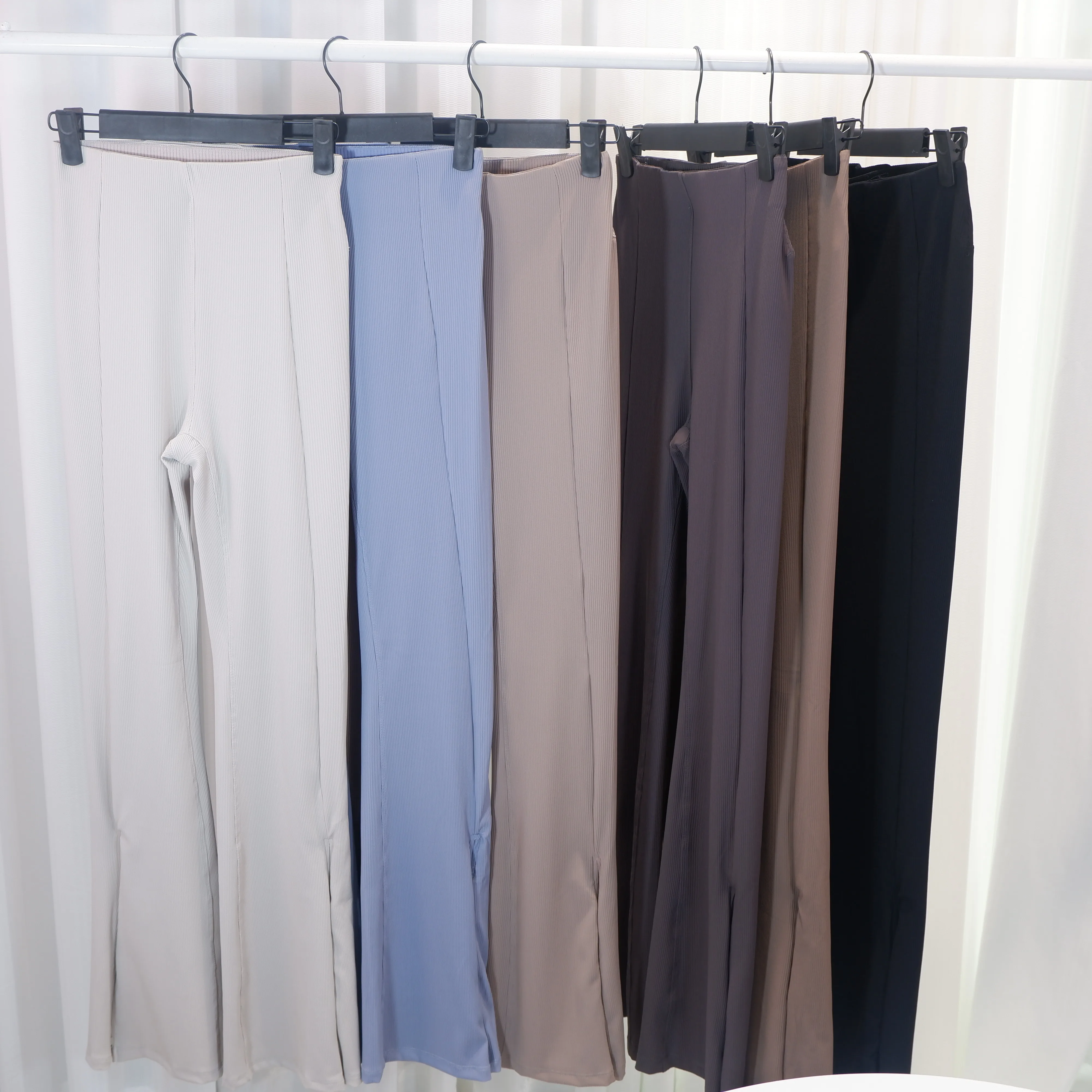 Yoga Pants for Women, High-Waisted, Ribbed, Flared, Comfortable, Tight-Fitting, Zipper Cuffs, Leg-Lengthening
Yoga Pants for Women, High-Waisted, Ribbed, Flared, Comfortable, Tight-Fitting, Zipper Cuffs, Leg-Lengthening