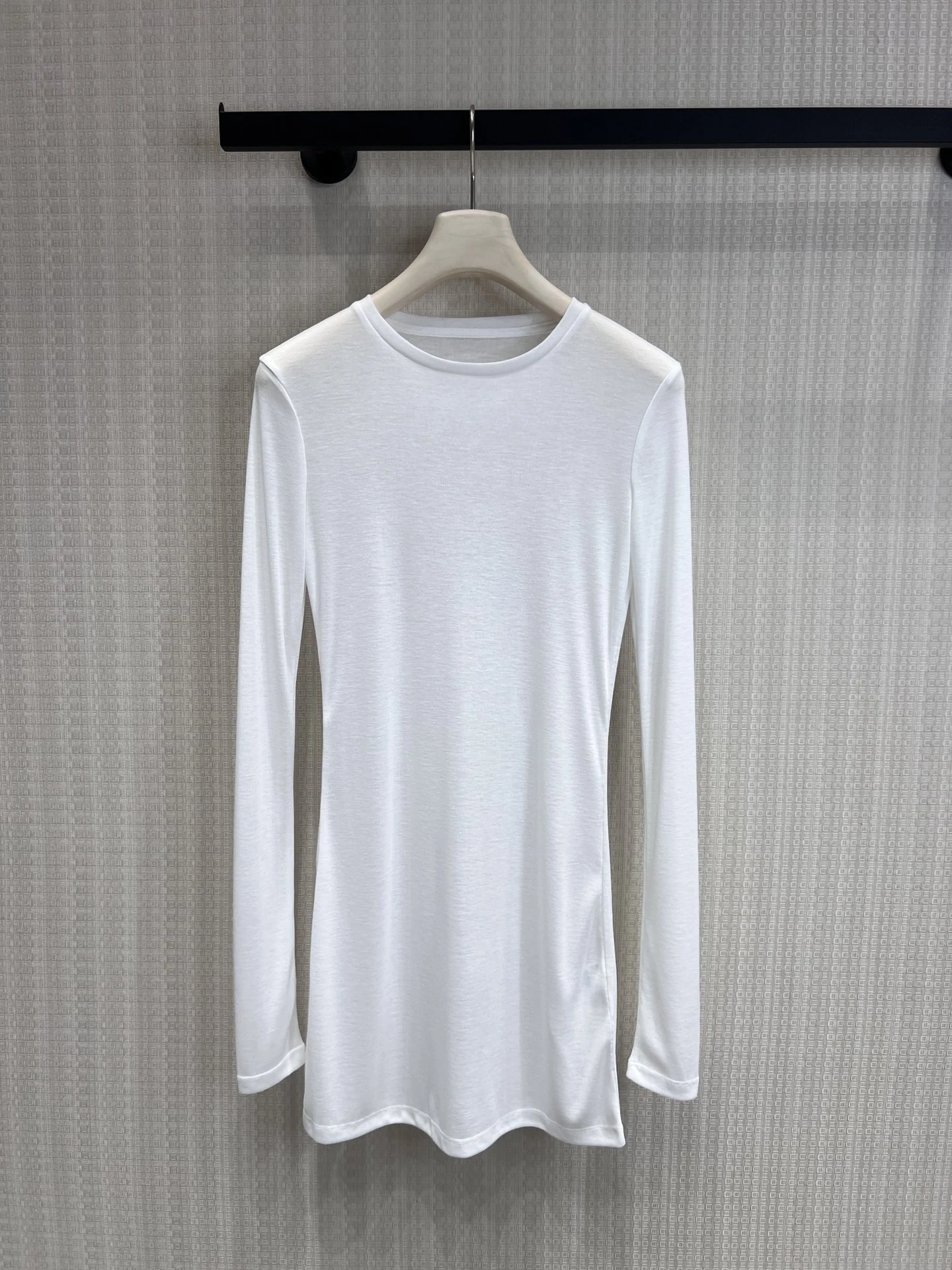 Slim Fit Long Sleeve round Neck T-Shirt Women's Fashionable Invisible Design Cotton Commute Style Basic Color Top
Slim Fit Long Sleeve round Neck T-Shirt Women's Fashionable Invisible Design Cotton Commute Style Basic Color Top