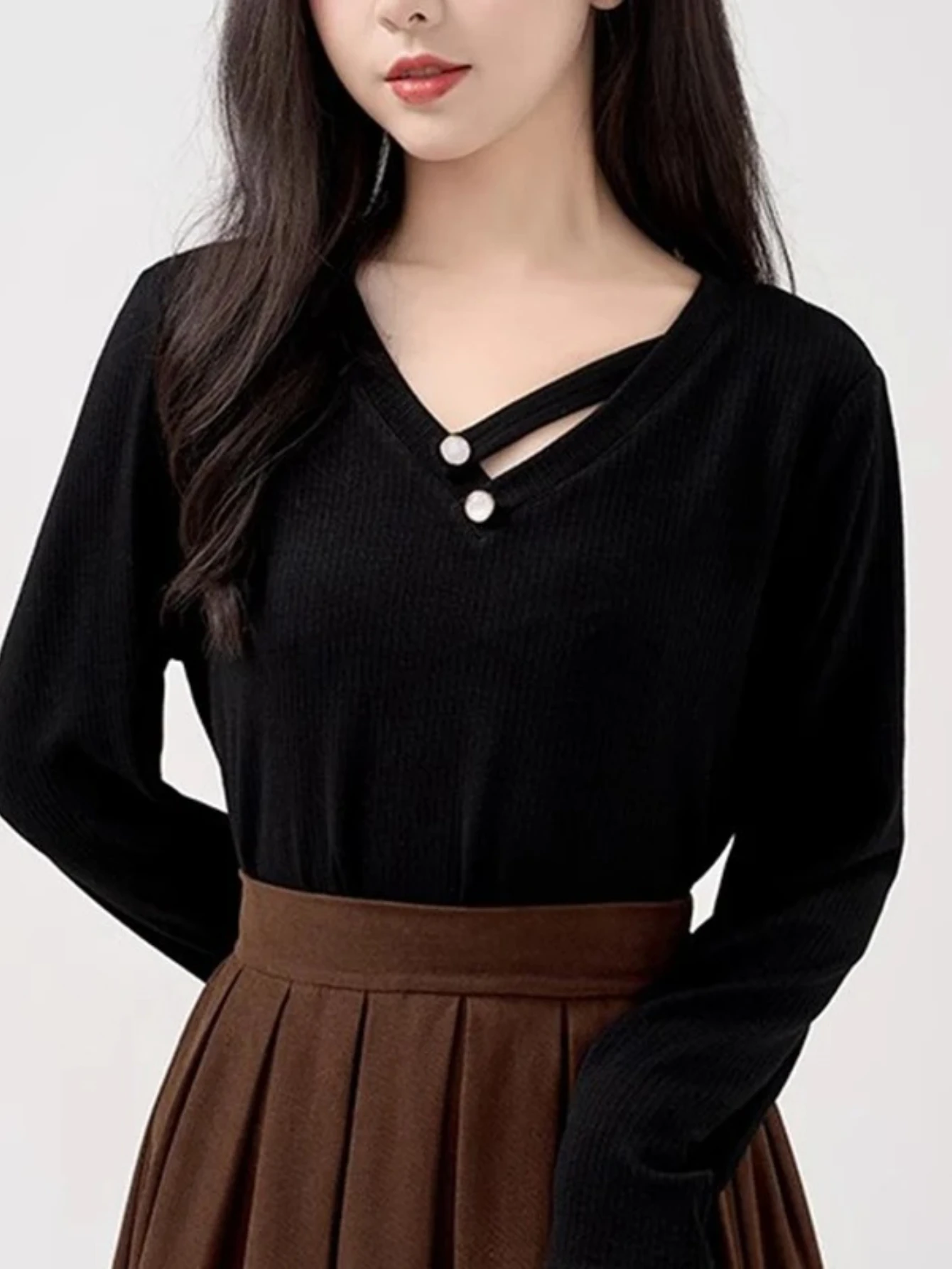 Осенняя однотонная футболка с v-образным вырезом и длинными рукавами, женский повседневный топ
Осенняя однотонная футболка с v-образным вырезом и длинными рукавами, женский повседневный топ