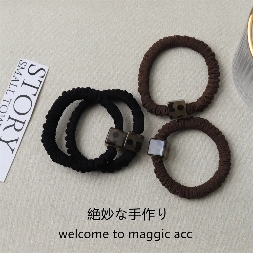 1Pcs Simple Leopard Print Cube Scrunchie Women Bun Ponytail Elastic Hair Rope Gift Headwear Accessory 2026
1Pcs Simple Leopard Print Cube Scrunchie Women Bun Ponytail Elastic Hair Rope Gift Headwear Accessory 2026