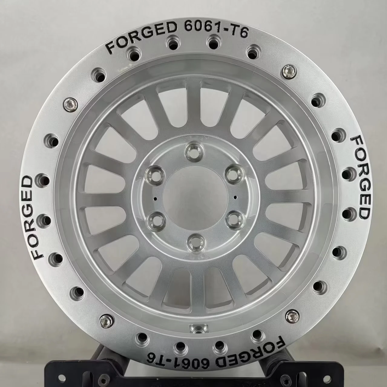 High end private customization 16-24 Inch Silver Forged Wheels, 5-Hole Factory Wholesale Custom Rims for Passenger Car Refit
High end private customization 16-24 Inch Silver Forged Wheels, 5-Hole Factory Wholesale Custom Rims for Passenger Car Refit