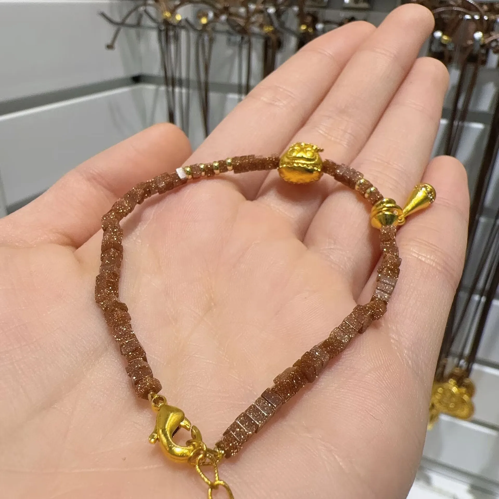 Plated With Genuine Gold Preservation Ancient Red Sand Gold Stone Canvas High End Versatile Temperament Sparkling Girls Gift
Plated With Genuine Gold Preservation Ancient Red Sand Gold Stone Canvas High End Versatile Temperament Sparkling Girls Gift