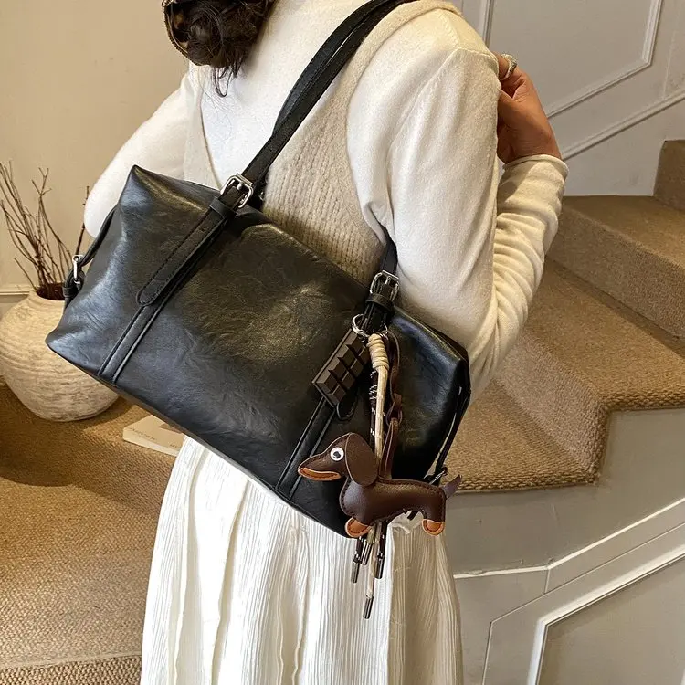 2026 New Fashion High-Texture High-end Bag, Women's Large-Capacity Casual Niche Commuter Bag, High-Value Portable Shoulder Bag
2026 New Fashion High-Texture High-end Bag, Women's Large-Capacity Casual Niche Commuter Bag, High-Value Portable Shoulder Bag