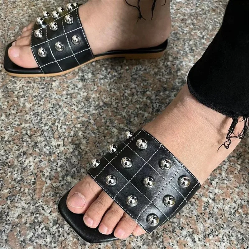 Slippers F Summer F Slip Low Rivet Square Toe Large Size 2025 Flat beach fabric metal trim PU rubber hoof
Slippers F Summer F Slip Low Rivet Square Toe Large Size 2025 Flat beach fabric metal trim PU rubber hoof