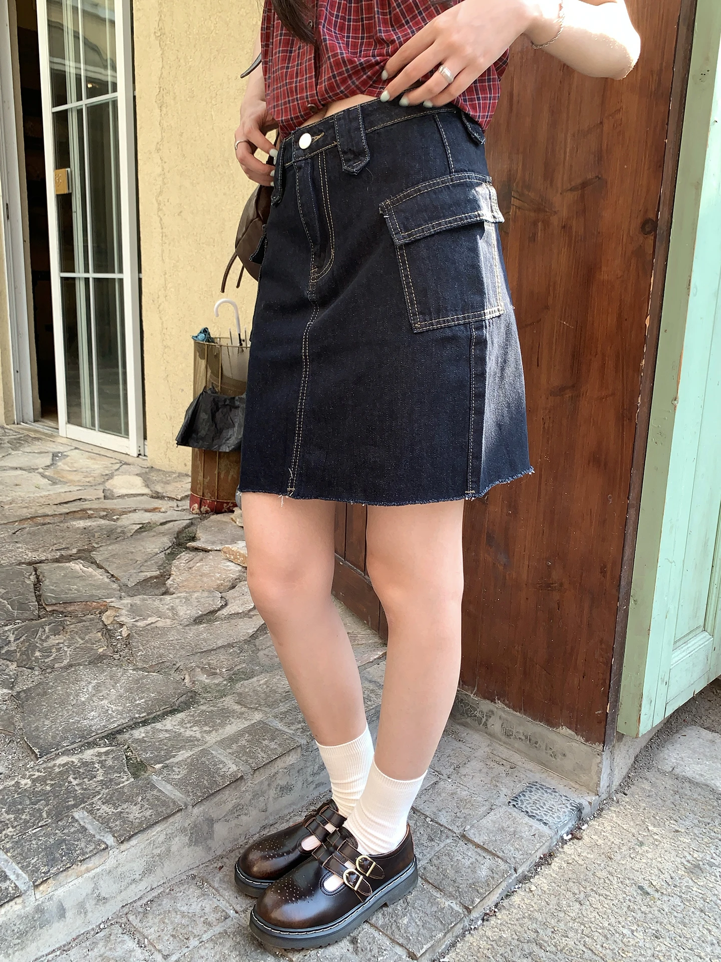 Hollyii Korean Style High Waist Pocket Design Straight Leg Denim Skirt Short Length Spring Summer New Arrival Women's Fa...
Hollyii Korean Style High Waist Pocket Design Straight Leg Denim Skirt Short Length Spring Summer New Arrival Women's Fa...