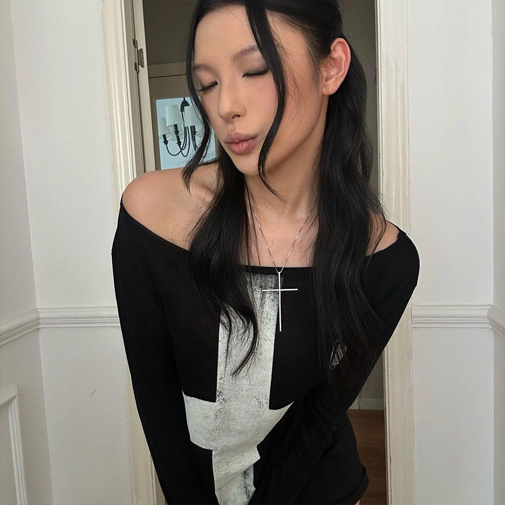 Women's Printed Cross Pattern T-Shirt Long Sleeved Black Gothic Autumn Spring Top T-Shirt 2000S Clothing Y2Kfashion Garbage Rock
Women's Printed Cross Pattern T-Shirt Long Sleeved Black Gothic Autumn Spring Top T-Shirt 2000S Clothing Y2Kfashion Garbage Rock