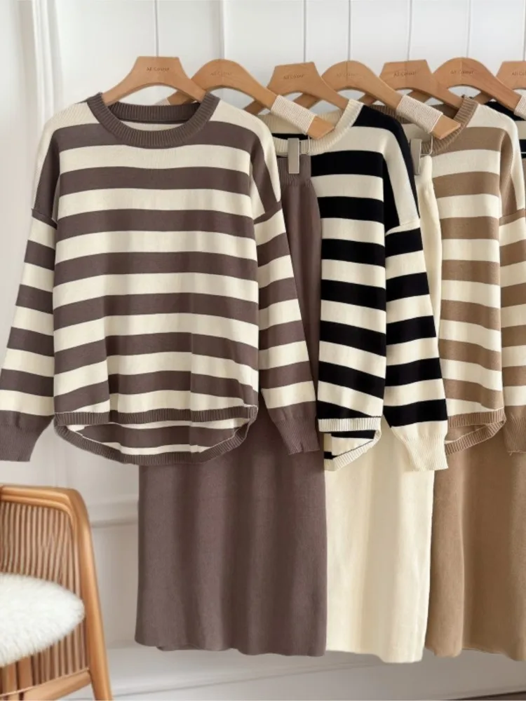 Slim Two Piece Outfits 2 Pieces Set For Woman New In Matching Sets Striped T Shirt Tees Solid Color Skirt Knitted Casual Elegant
Slim Two Piece Outfits 2 Pieces Set For Woman New In Matching Sets Striped T Shirt Tees Solid Color Skirt Knitted Casual Elegant