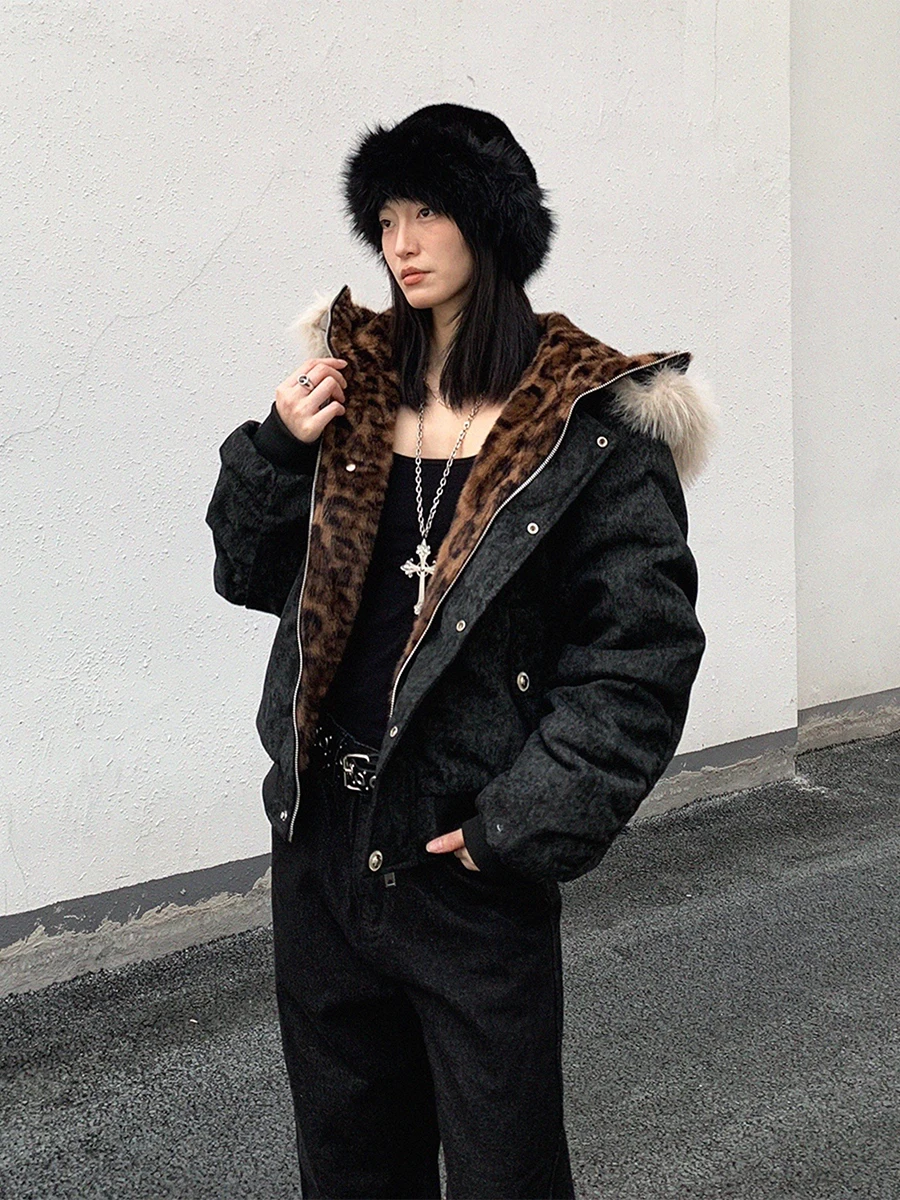 Утепленная хлопковая куртка USKM с американским леопардовым принтом для женщин, зимняя, уличный стиль, с капюшоном, на молнии, полиэстер
Утепленная хлопковая куртка USKM с американским леопардовым принтом для женщин, зимняя, уличный стиль, с капюшоном, на молнии, полиэстер