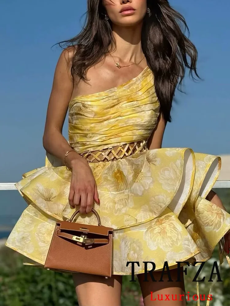TRAFZA Hotsweet Sunny Women One-Shoulder Dress Yellow Floral Cutout Tiered Dress New 2025 Fashion Summer Beach Vacation Dress
TRAFZA Hotsweet Sunny Women One-Shoulder Dress Yellow Floral Cutout Tiered Dress New 2025 Fashion Summer Beach Vacation Dress