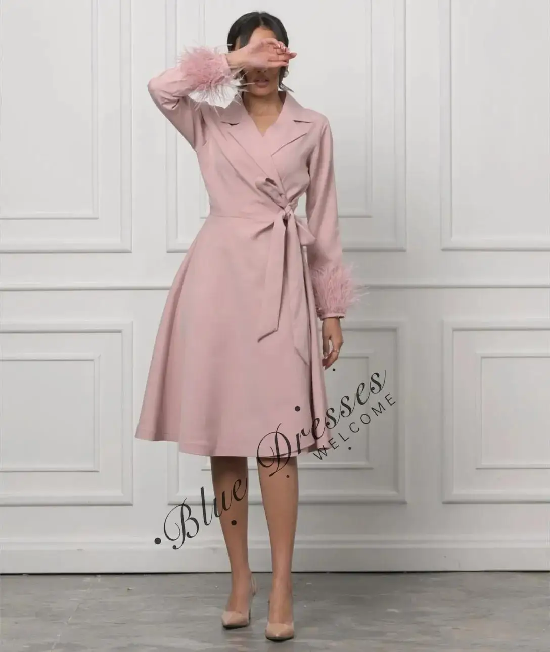 Customized Short Pink Evening Dresses with Feathers A-Line Crepe V-Neck Pleated فساتين سهرة Tea Length Prom Dresses for Women
Customized Short Pink Evening Dresses with Feathers A-Line Crepe V-Neck Pleated فساتين سهرة Tea Length Prom Dresses for Women