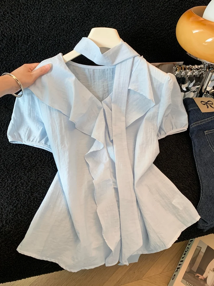 Elegant V-neck Tunic Shirt Women's Summer Fashionable Beautiful Light Blue Blouse Flounce Sleeveless Loose Fit Gentle Style
Elegant V-neck Tunic Shirt Women's Summer Fashionable Beautiful Light Blue Blouse Flounce Sleeveless Loose Fit Gentle Style