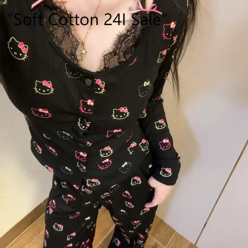 2025 new loungewear cute Hello Kitty with chest pad black two-piece set long-sleeved trousers cartoon Hello Kitty casual pajamas
2025 new loungewear cute Hello Kitty with chest pad black two-piece set long-sleeved trousers cartoon Hello Kitty casual pajamas