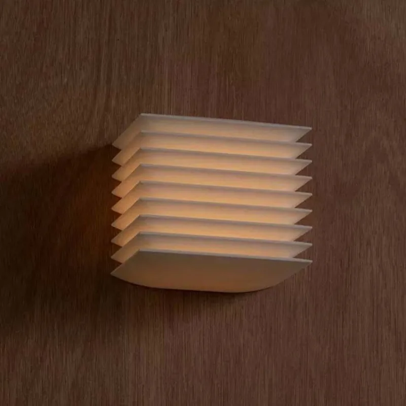 Second-hand bedroom aisle lights, tea room, B&B living room, background wall, square resin staircase decoration
Second-hand bedroom aisle lights, tea room, B&B living room, background wall, square resin staircase decoration