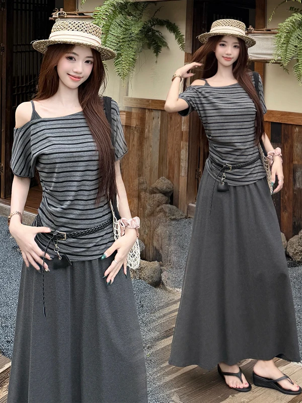 plus Size Summer Striped Shoulder Bared T Shirt Short Sleeve Women's Fashion Set Casual Korean Style Loose Fit Gray Two Piece
plus Size Summer Striped Shoulder Bared T Shirt Short Sleeve Women's Fashion Set Casual Korean Style Loose Fit Gray Two Piece