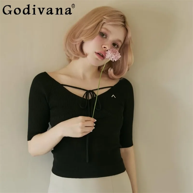 Новая весенне-летняя вязаная футболка с V-образным вырезом для девочек и женщин, в японском стиле, повседневная, универсальная, облегающая, для ежедневной носки
Новая весенне-летняя вязаная футболка с V-образным вырезом для девочек и женщин, в японском стиле, повседневная, универсальная, облегающая, для ежедневной носки