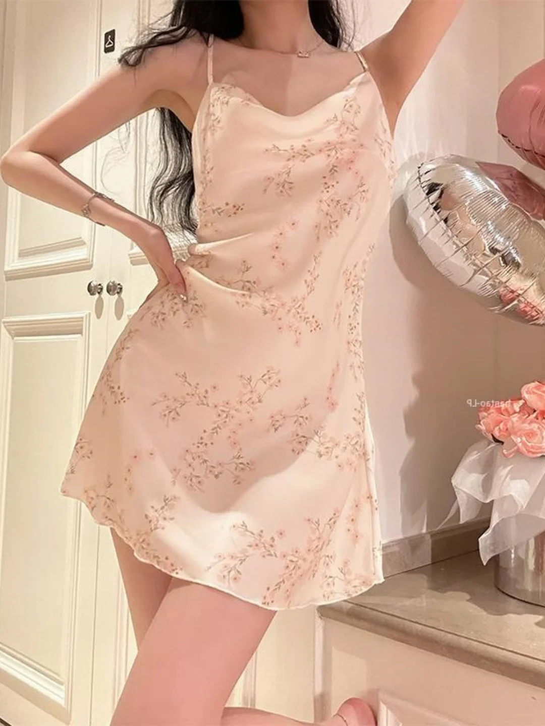 Sweet Floral Print Strapless V-Neck Short Skirt Sleep Dress Women's Summer Sexy Pure Desire Large Size Home Comfort Wear
Sweet Floral Print Strapless V-Neck Short Skirt Sleep Dress Women's Summer Sexy Pure Desire Large Size Home Comfort Wear