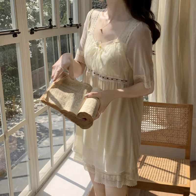 Vintage Summer Mesh Pajamas Women Lace Loungewear Princess Sleepwear Nightwear Sexy V Neck Ruffles Tops Shorts Two Piece Sets
Vintage Summer Mesh Pajamas Women Lace Loungewear Princess Sleepwear Nightwear Sexy V Neck Ruffles Tops Shorts Two Piece Sets