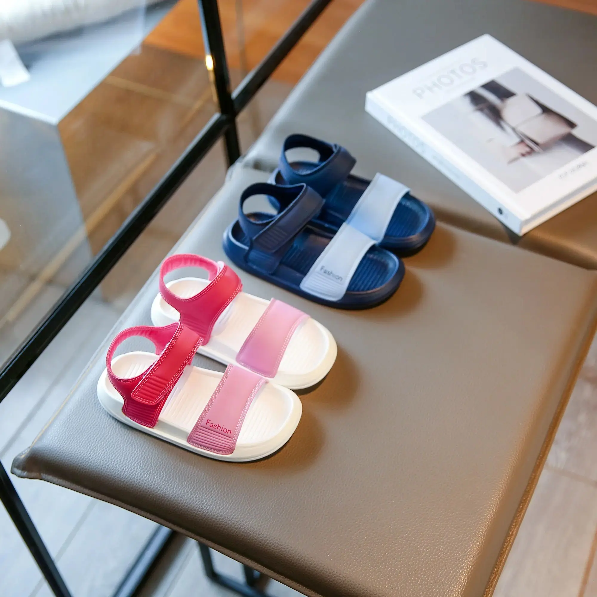 Детские повседневные сандалии, летняя обувь для детей, с застежкой на липучке, разноцветные, фиолетово-синие, с открытым носком, размеры 26-37
Детские повседневные сандалии, летняя обувь для детей, с застежкой на липучке, разноцветные, фиолетово-синие, с открытым носком, размеры 26-37