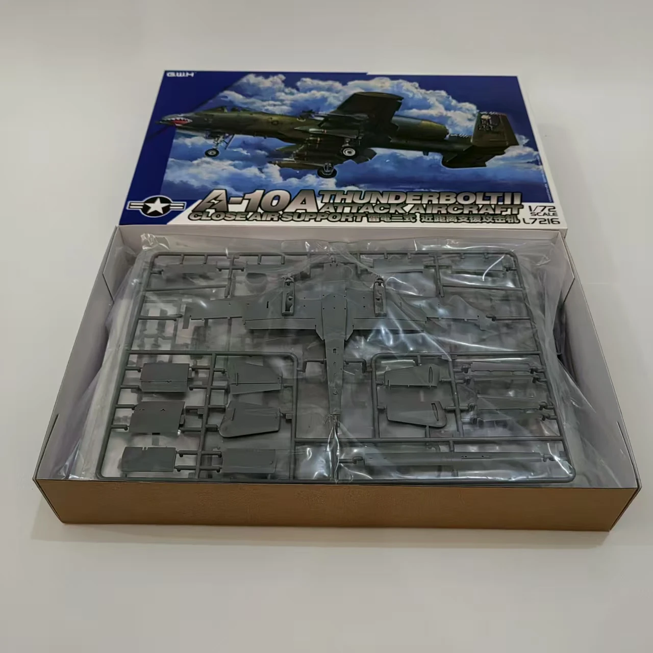 Great Wall Hobby G.W.H L7216 Комплект самолета в масштабе 1/72 A-10A Thunderbolt II с поддержкой закрытого воздуха для нападения
Great Wall Hobby G.W.H L7216 Комплект самолета в масштабе 1/72 A-10A Thunderbolt II с поддержкой закрытого воздуха для нападения