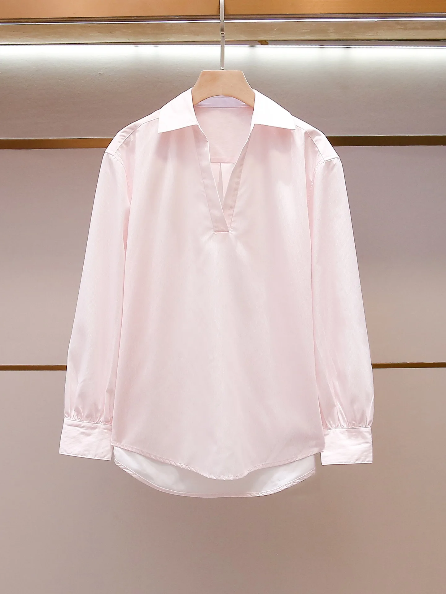 Loose Long Sleeve V-Neck Casual Shirt Women's Pure Color Shirt Breathable Comfortable Polyester Fabric Fashionable Leisure Top
Loose Long Sleeve V-Neck Casual Shirt Women's Pure Color Shirt Breathable Comfortable Polyester Fabric Fashionable Leisure Top