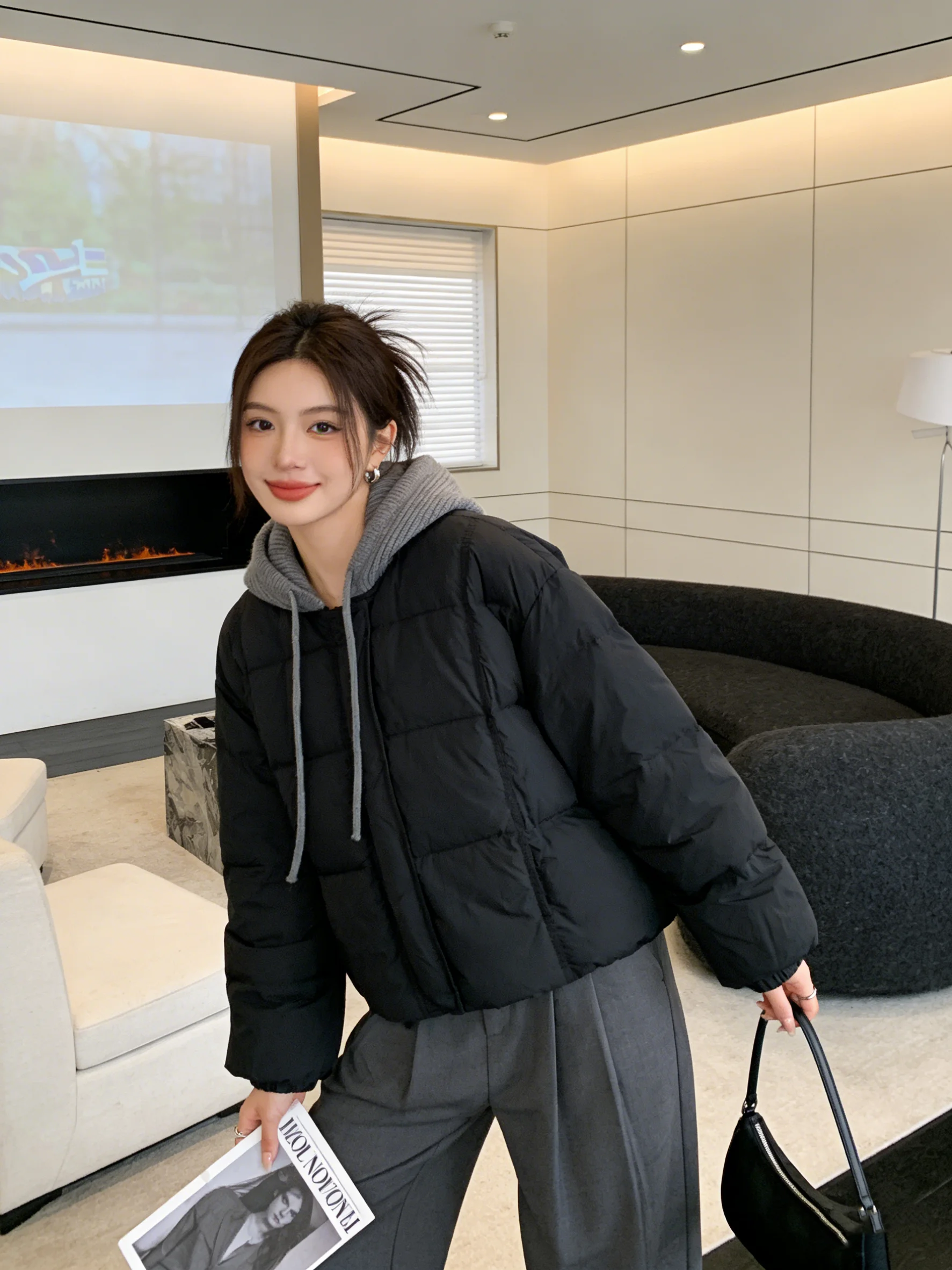 Повседневная легкая вязаная куртка с капюшоном, зимняя верхняя одежда, корейский стиль, женская модная теплая куртка-пуховик
Повседневная легкая вязаная куртка с капюшоном, зимняя верхняя одежда, корейский стиль, женская модная теплая куртка-пуховик