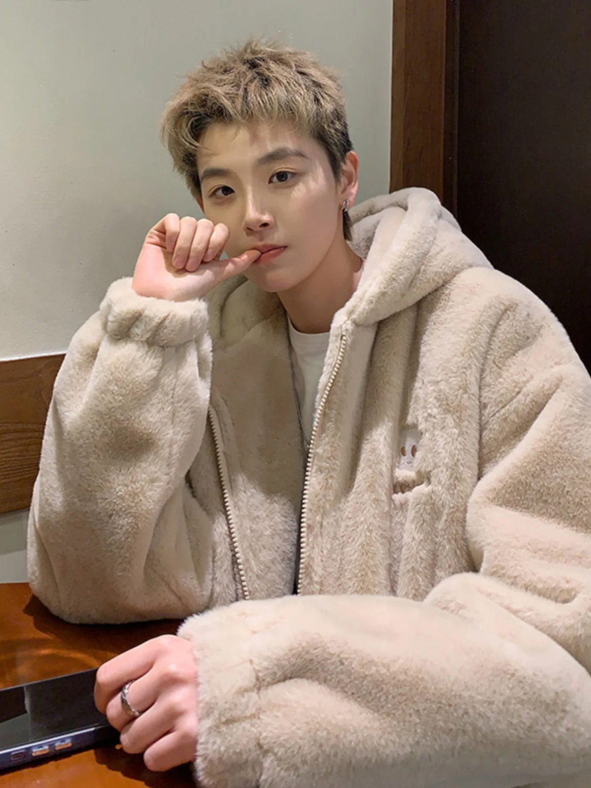 Мужская зимняя куртка из меха ягненка, модная брендовая куртка Haome для подростков, хлопковая одежда с кроличьим мехом, имитация пары, хлопковая одежда, флю...
Мужская зимняя куртка из меха ягненка, модная брендовая куртка Haome для подростков, хлопковая одежда с кроличьим мехом, имитация пары, хлопковая одежда, флю...