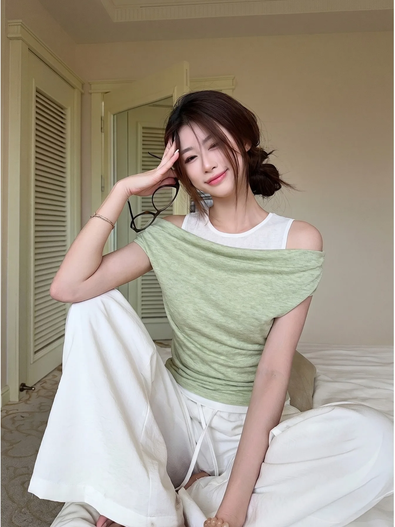 plus Size Women's Slim Fit Short Sleeve T-Shirt Korean Style High Waist Fashionable Top Summer New Style Pure Desire Trend
plus Size Women's Slim Fit Short Sleeve T-Shirt Korean Style High Waist Fashionable Top Summer New Style Pure Desire Trend